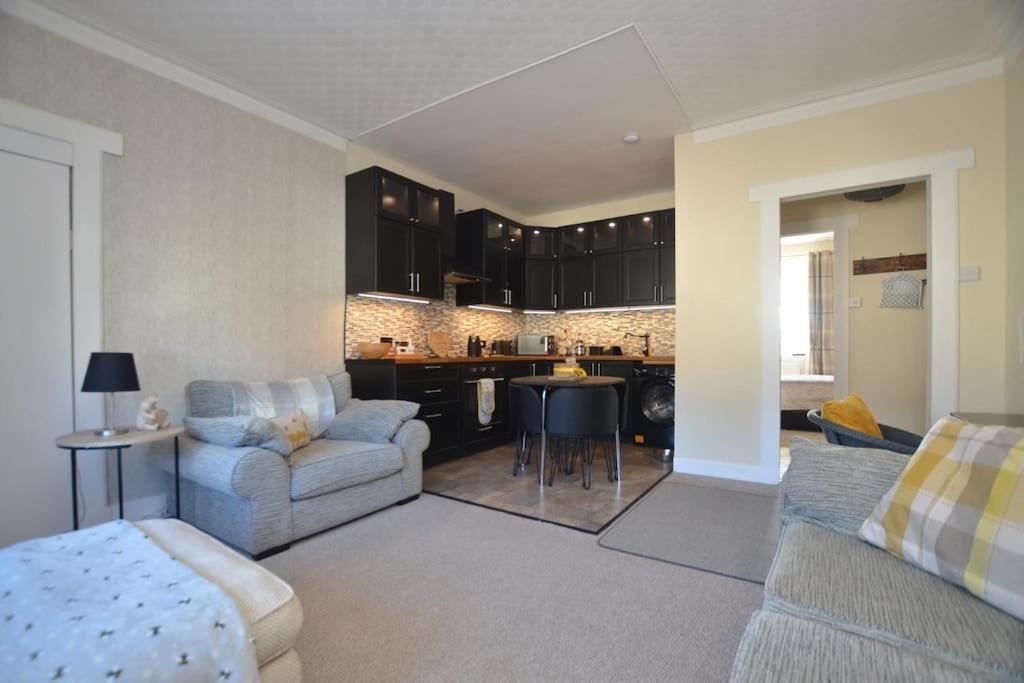 Luxury Coastal Retreat In Troon